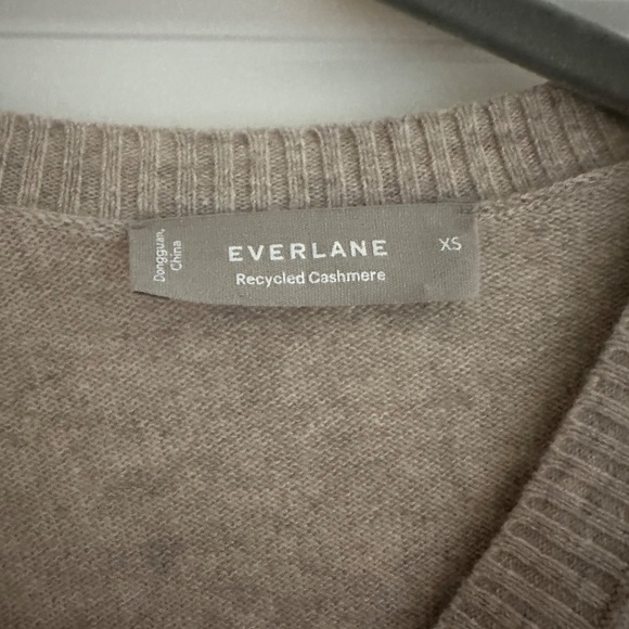 Everlane XS Oatmeal The Classic V in Cashmere - Picture 2 of 4